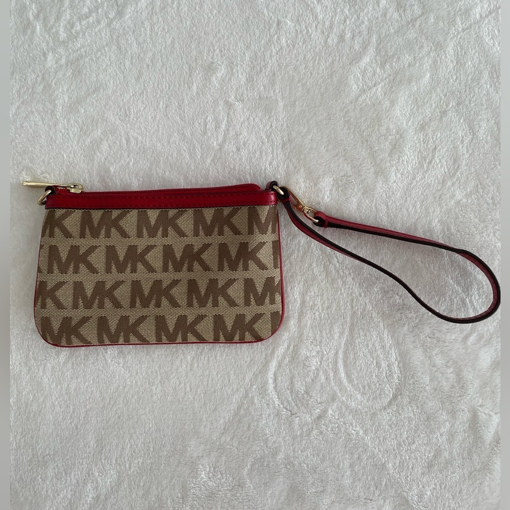 MICHAEL Michael Kors Signature
Jacquard Wristlet - Picture 5 of 12